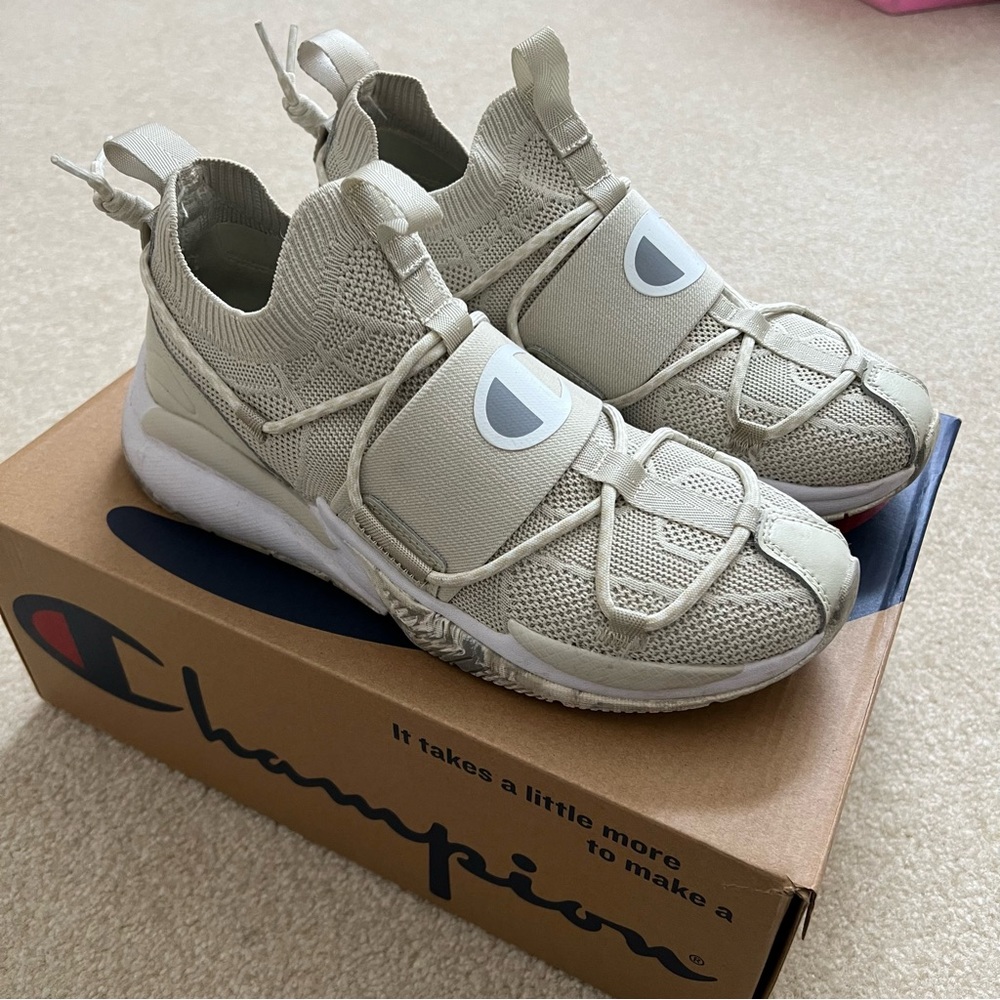 Champion sneakers💕